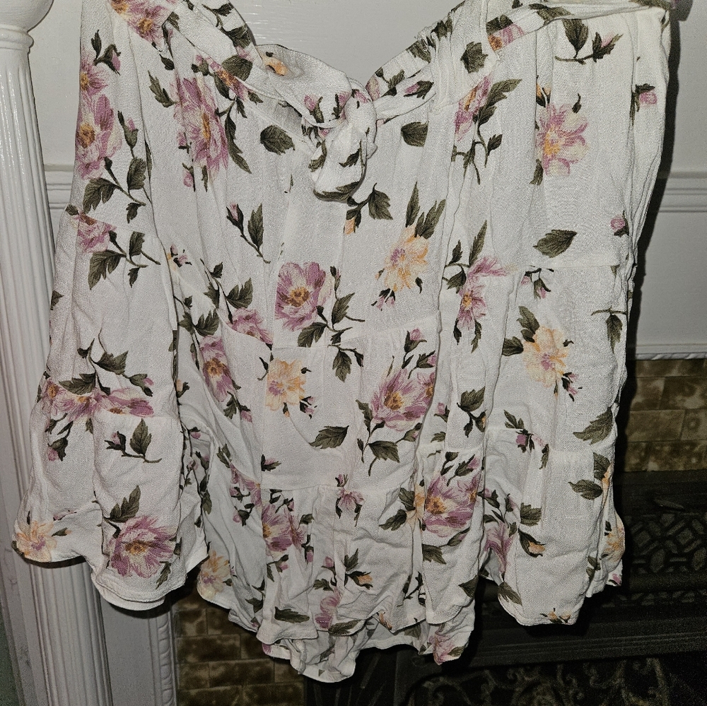 American Eagle Flowy Shorts XL